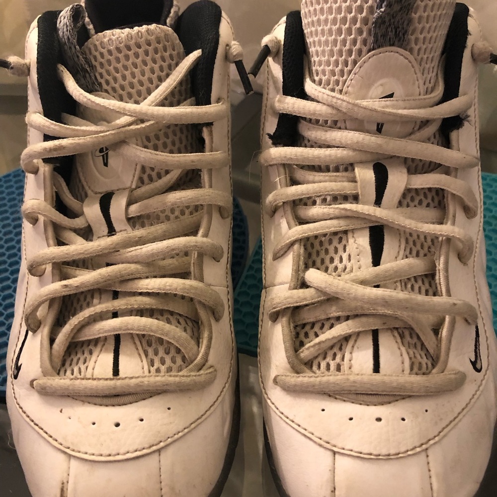Nike - Picture 2 of 6